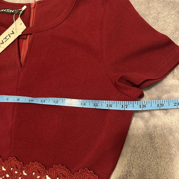 Owin Burgundy Fit & Flare Knee Length Party Dress - NWT - Size M - Picture 10 of 12